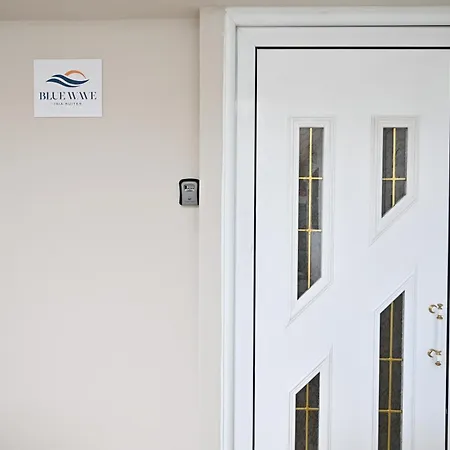 Hotel Blue Wave - Ixia