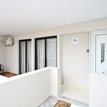 Hotel Blue Wave - Ixia